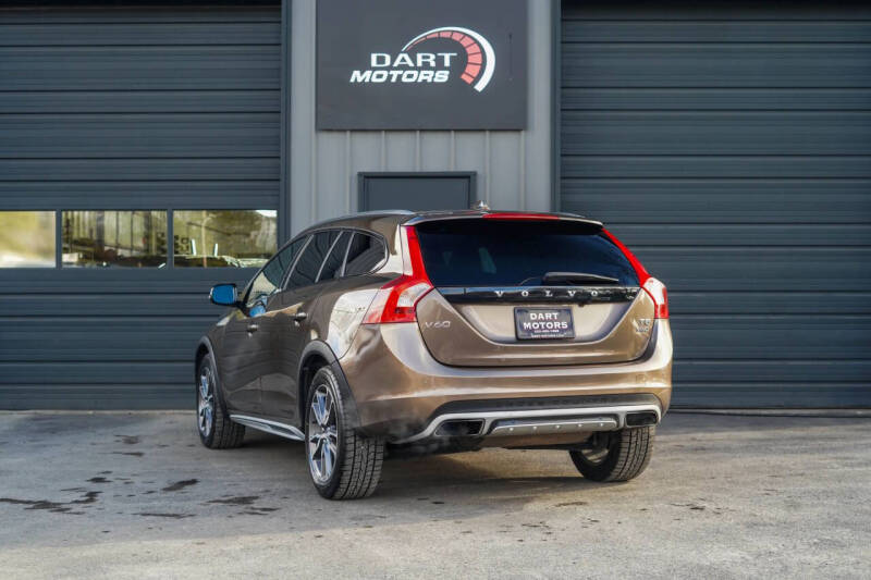 2016 Volvo V60 Cross Country T5