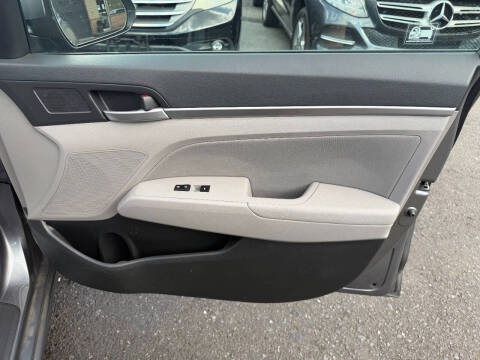 2019 Hyundai Elantra SEL