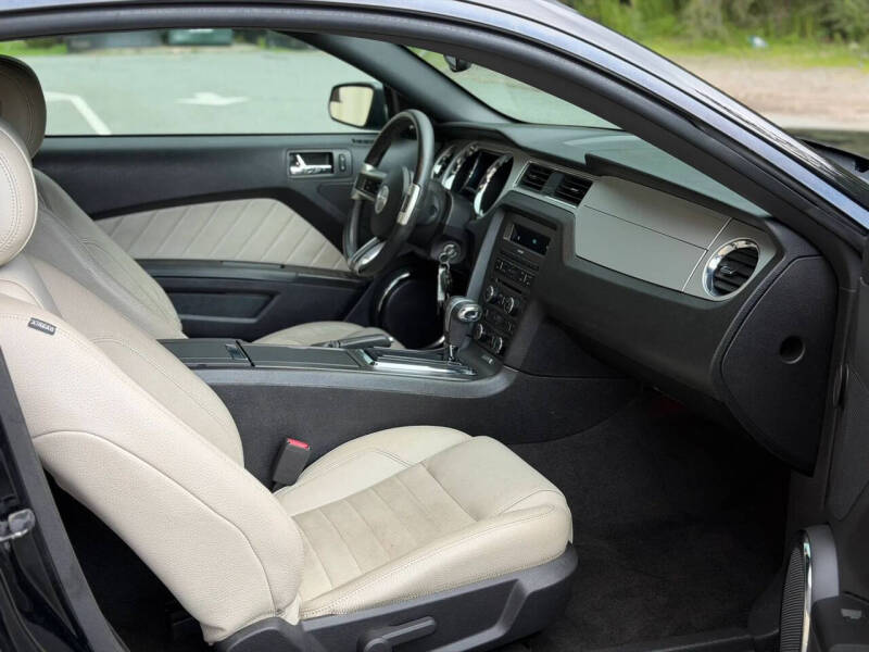 2012 Ford Mustang V6 Premium