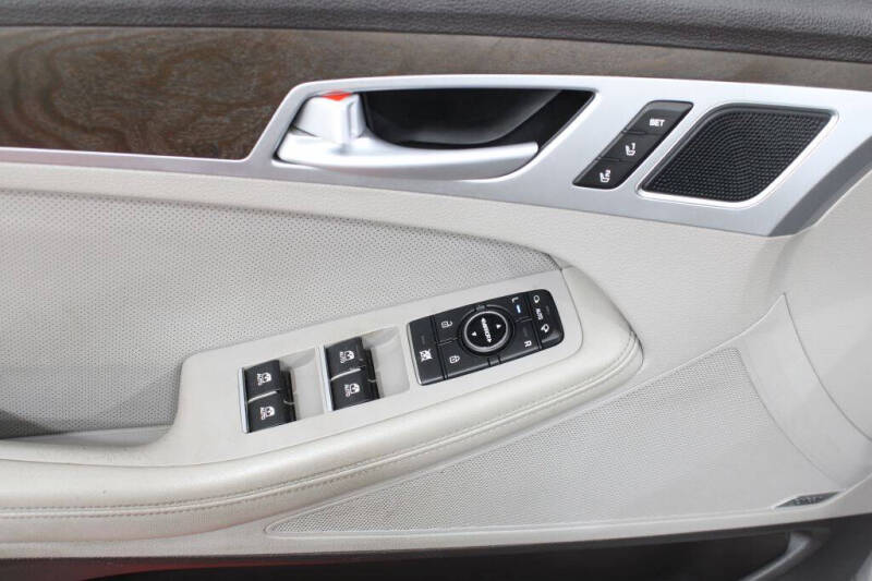 2015 Hyundai Genesis