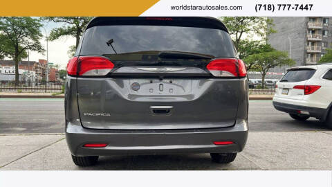 2017 Chrysler Pacifica LX