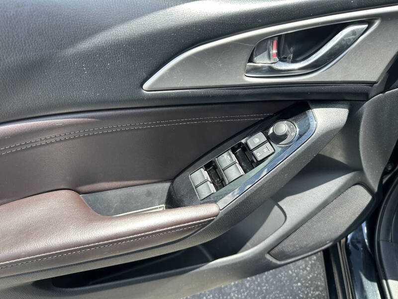 2018 Mazda MAZDA3 Touring