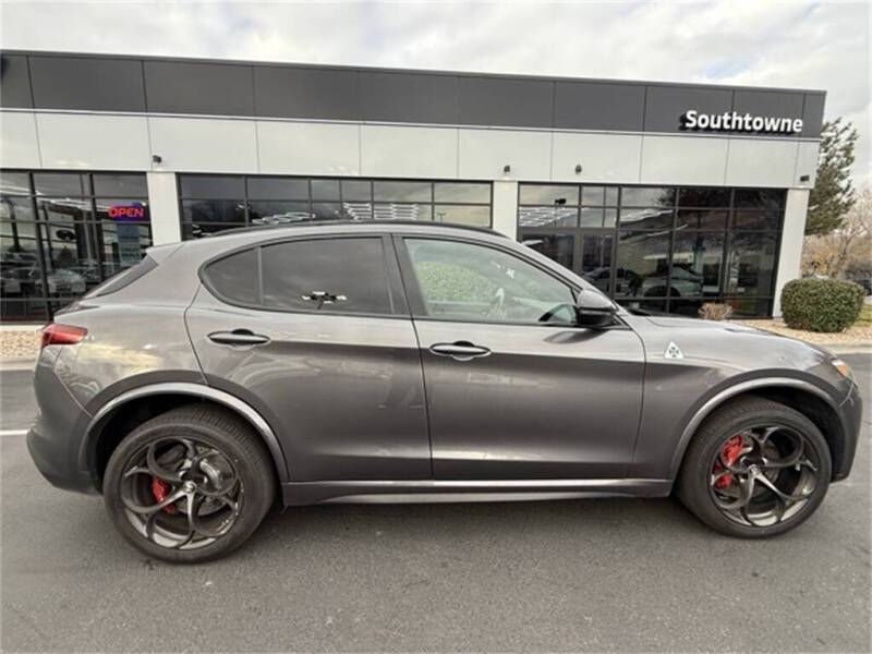 2021 Alfa Romeo Stelvio Quadrifoglio