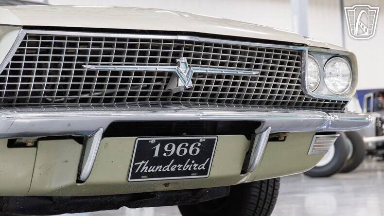 1966 Ford Thunderbird