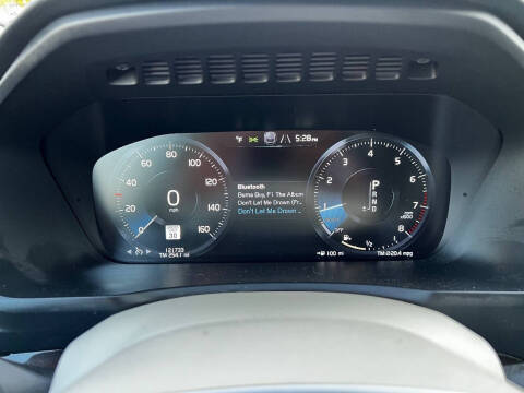 2016 Volvo XC90 T6 Momentum