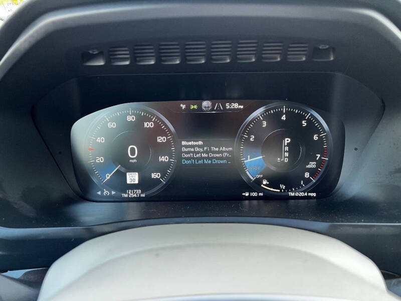 2016 Volvo XC90 T6 Momentum