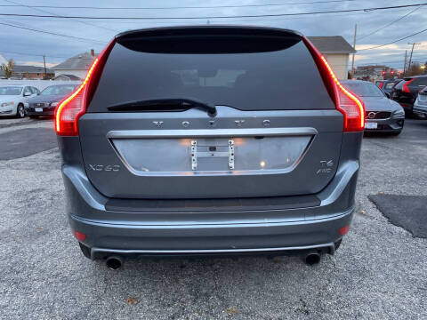 2017 Volvo XC60 T6 R-Design