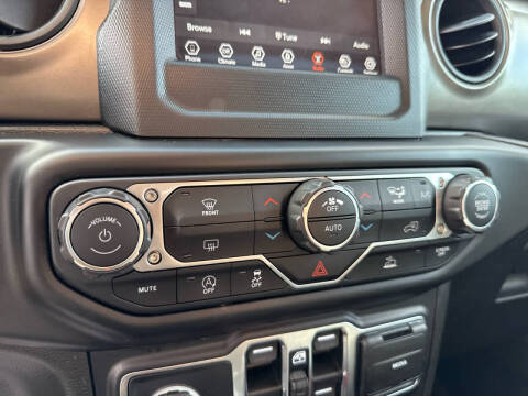 2022 Jeep Gladiator Sport S