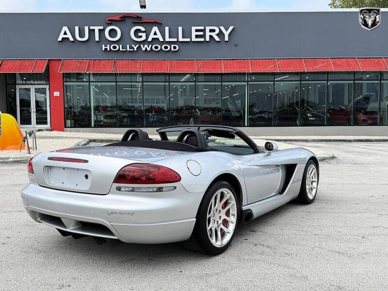 2004 Dodge Viper SRT-10
