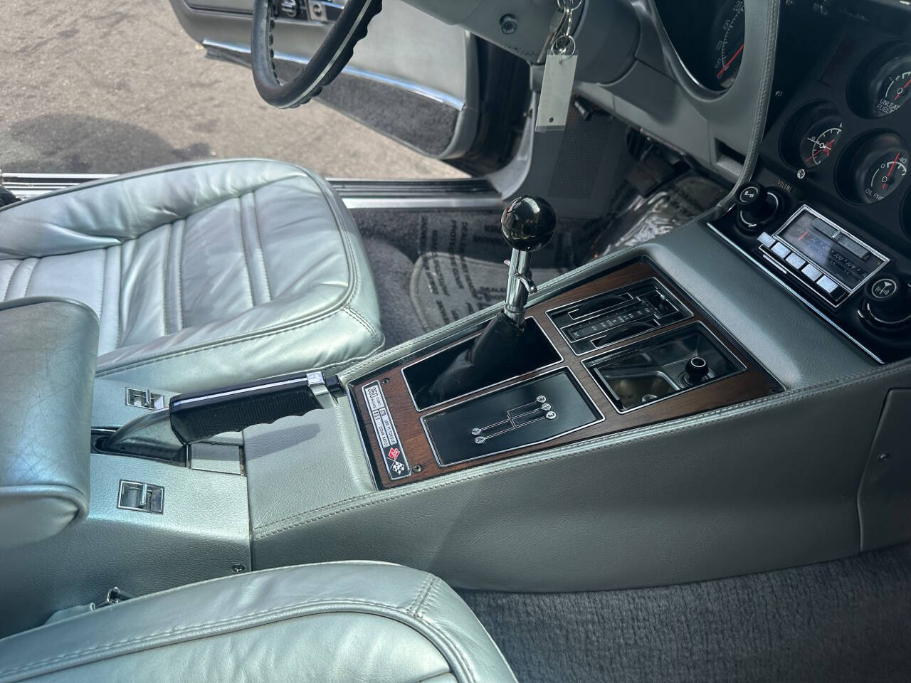 1975 Chevrolet Corvette 33