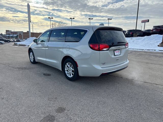 2020 Chrysler Pacifica Touring