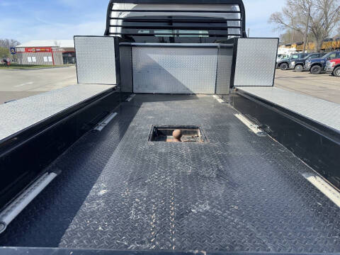 2017 Freightliner M2 106