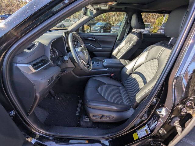 2024 Toyota Highlander LE