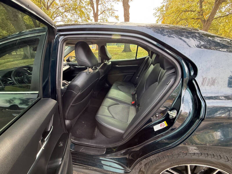 2018 Toyota Camry SE