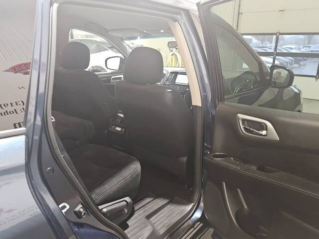 2013 Nissan Pathfinder SV