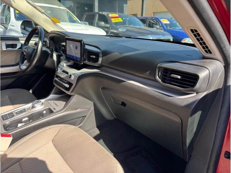 2023 Ford Explorer XLT - Photo 8