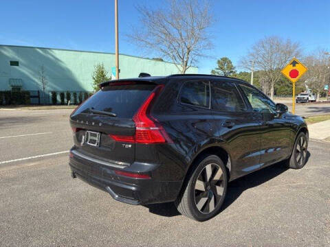 2025 Volvo XC60 T8 Plus Dark Theme