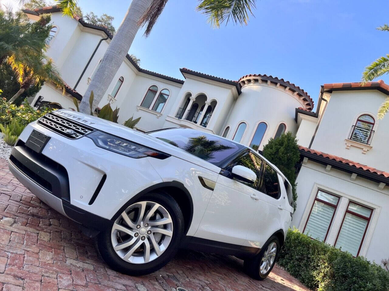 2018 Land Rover Discovery for sale at Signature Auto in Tampa, FL