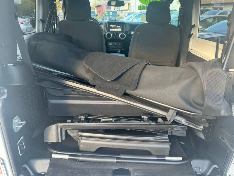 2018 Jeep Wrangler JK Sahara