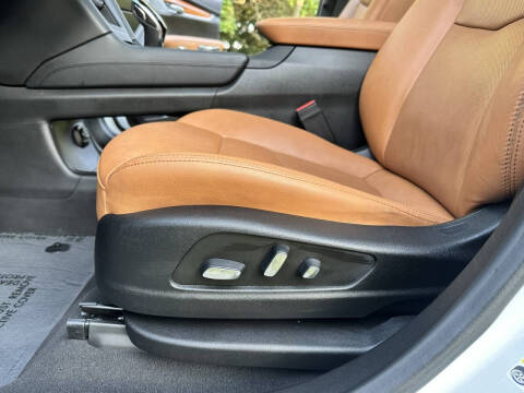 2020 Cadillac XT5 Premium Luxury