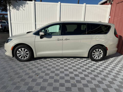2017 Chrysler Pacifica Touring
