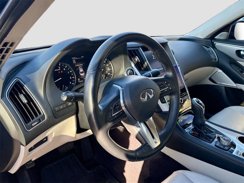 2021 Infiniti Q50 Luxe