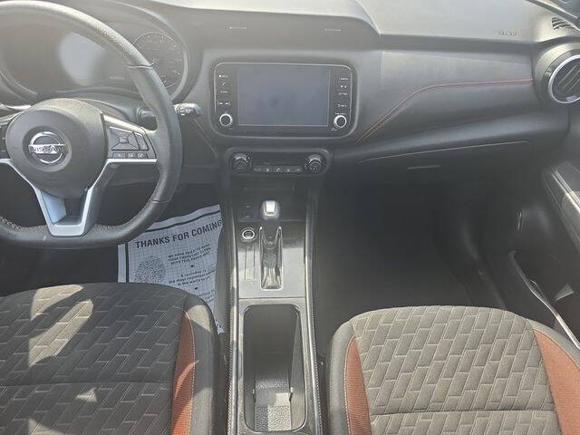 2021 Nissan Kicks SR