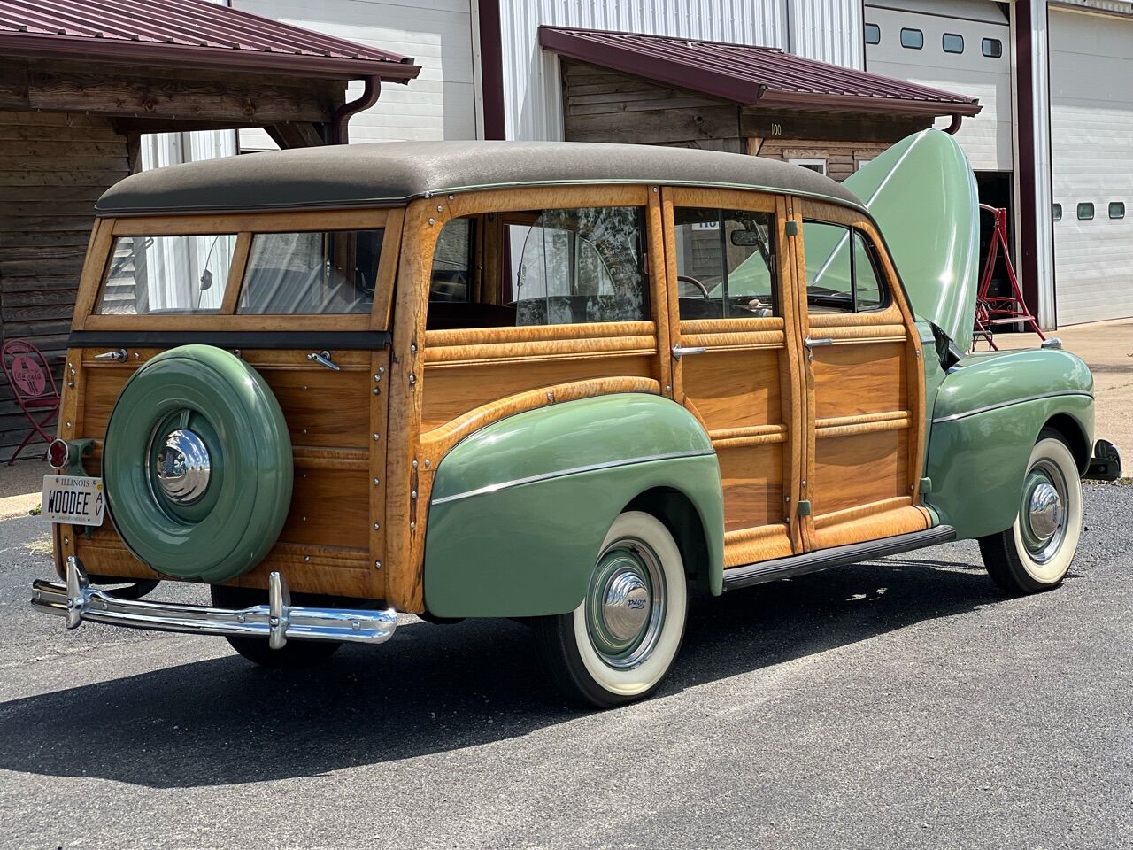 1941 Ford Super Deluxe 52