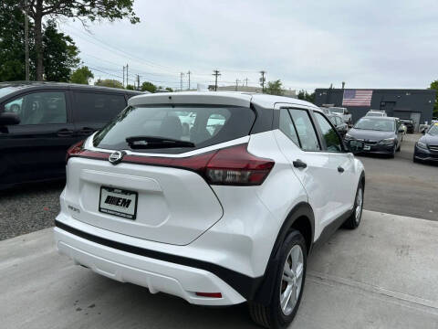 2021 Nissan Kicks S
