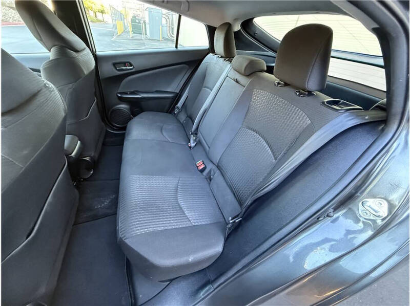 2016 Toyota Prius Two