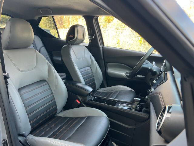 2021 Nissan Kicks SR