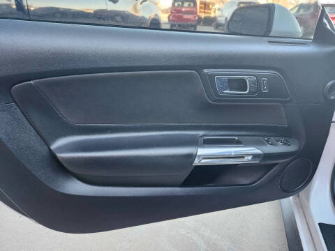 2016 Ford Mustang V6