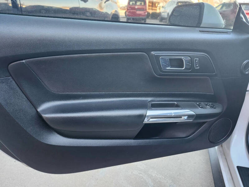 2016 Ford Mustang V6