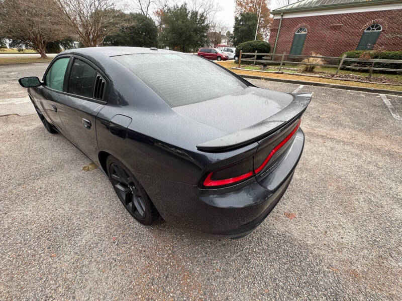 2019 Dodge Charger SXT photo 7