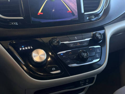 2017 Chrysler Pacifica Touring