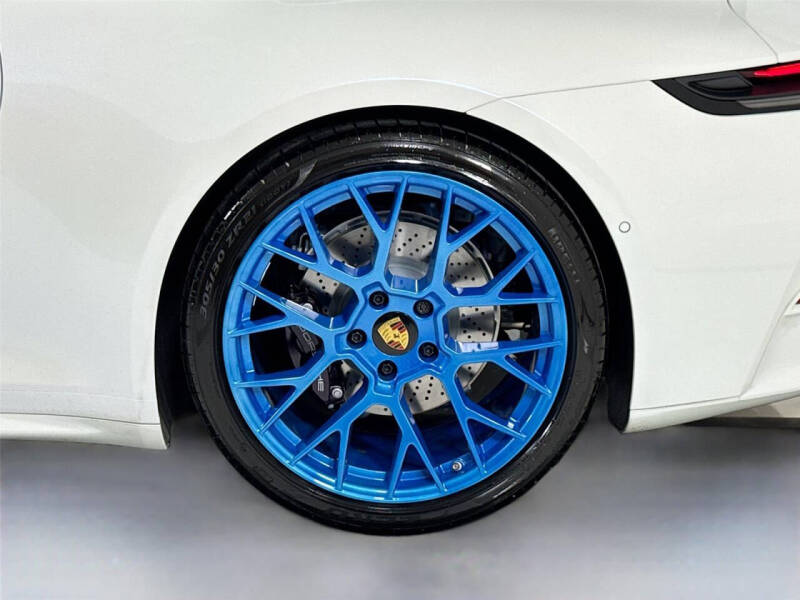 2025 Porsche 911 Carrera