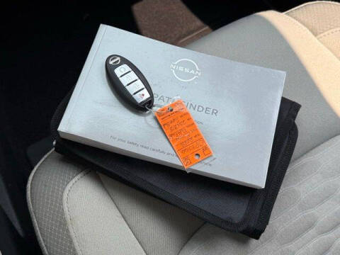 2022 Nissan Pathfinder SV