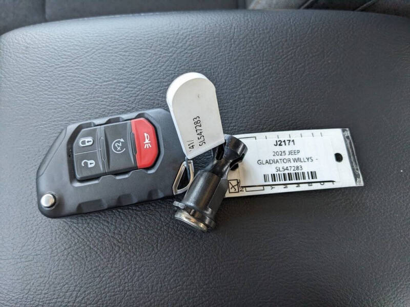 2025 Jeep Gladiator Willys