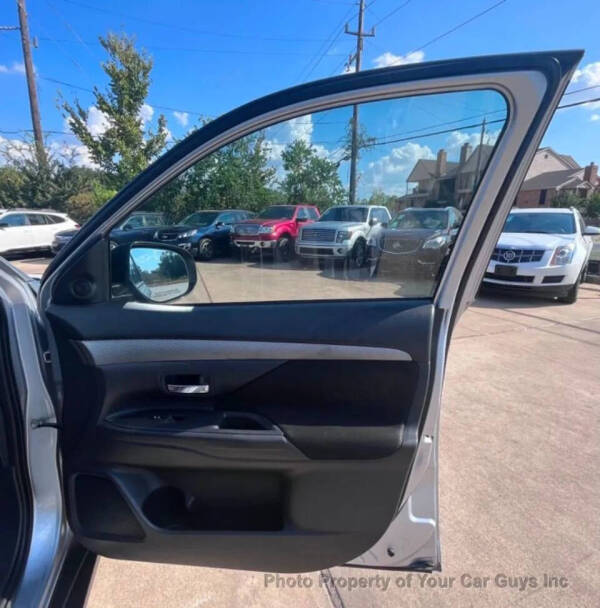 2014 Mitsubishi Outlander ES