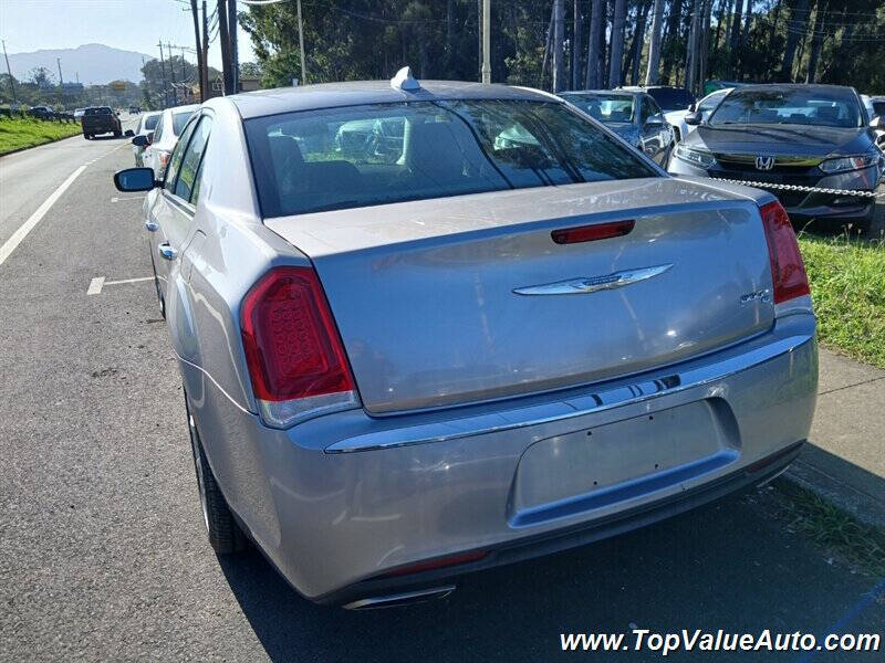 2017 Chrysler 300 C