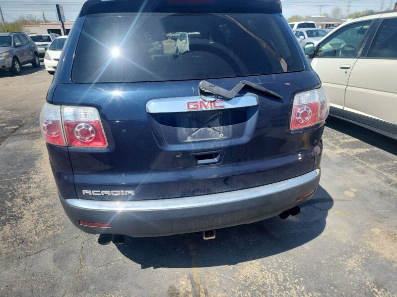 2009 GMC Acadia SLE photo 4