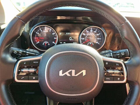 2022 Kia Carnival SX