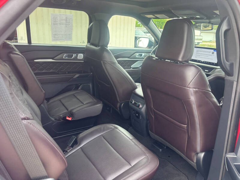 2025 Ford Explorer Platinum
