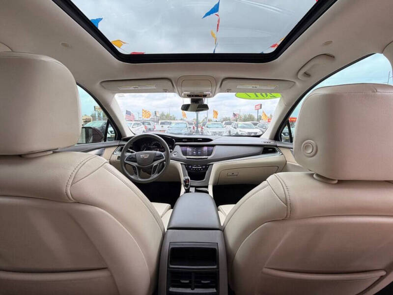 2017 Cadillac XT5 Luxury