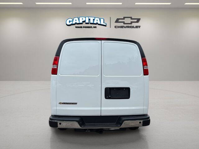 2025 Chevrolet Express 2500