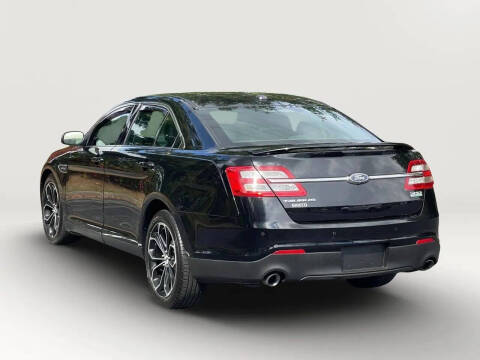 2016 Ford Taurus SHO