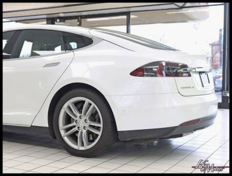 2015 Tesla Model S 90D