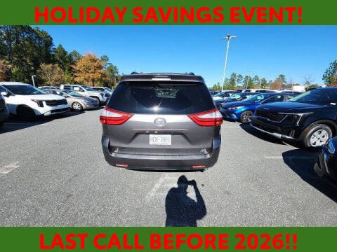 2017 Toyota Sienna LE 7-Passenger