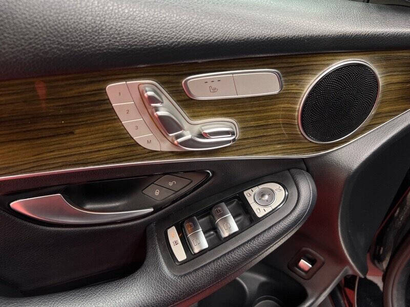 2019 Mercedes-Benz GLC GLC 300