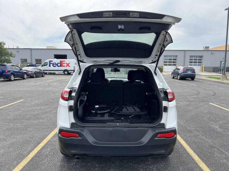 2017 Jeep Cherokee Sport